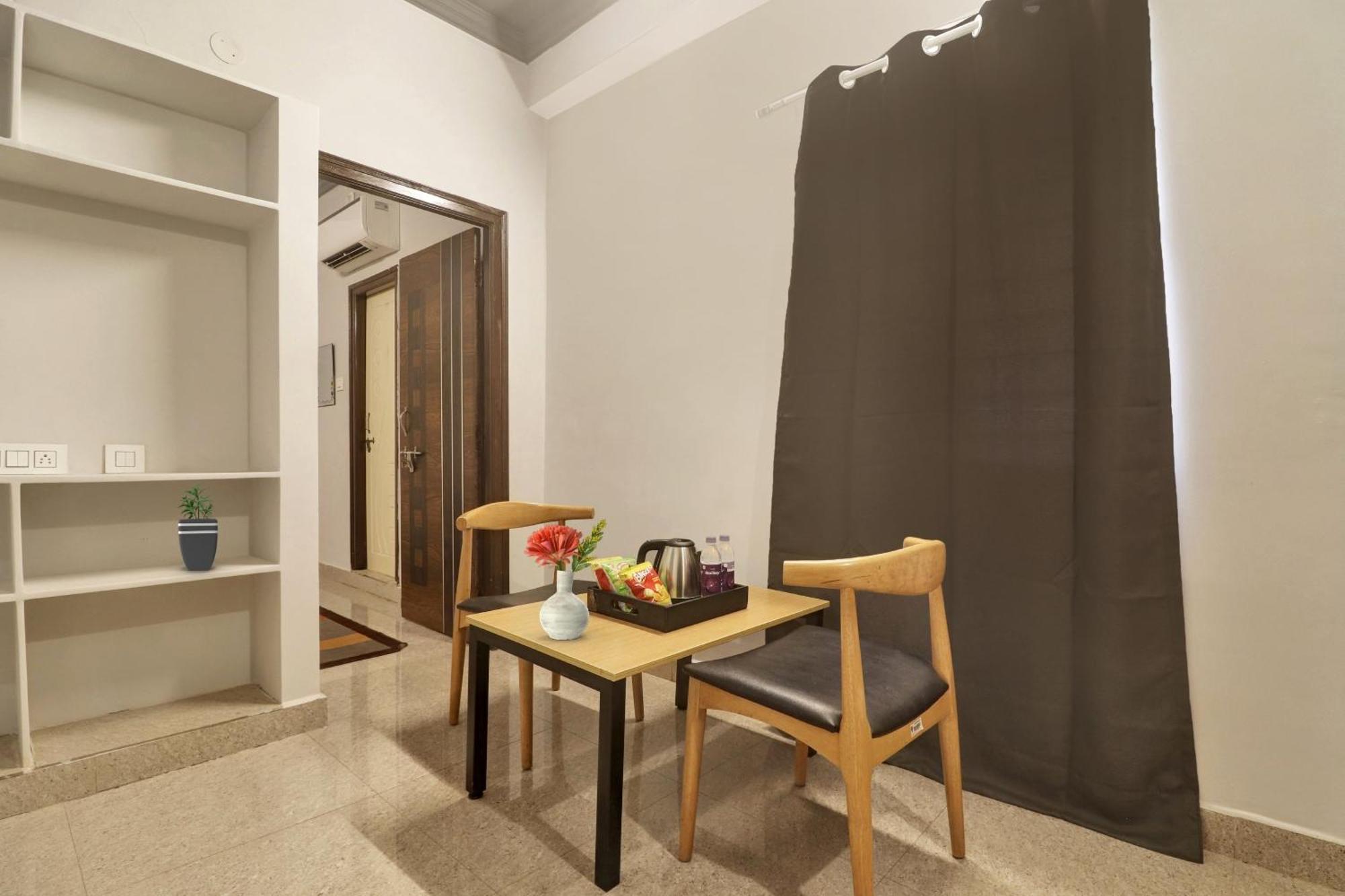 Super Townhouse Rcc Blizz Hotel Kondapur  Bagian luar foto