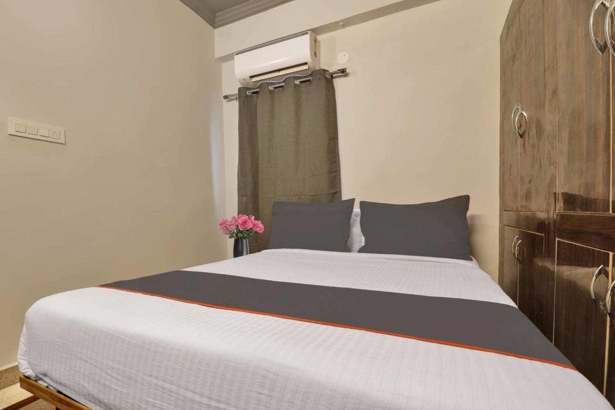 Super Townhouse Rcc Blizz Hotel Kondapur  Bagian luar foto