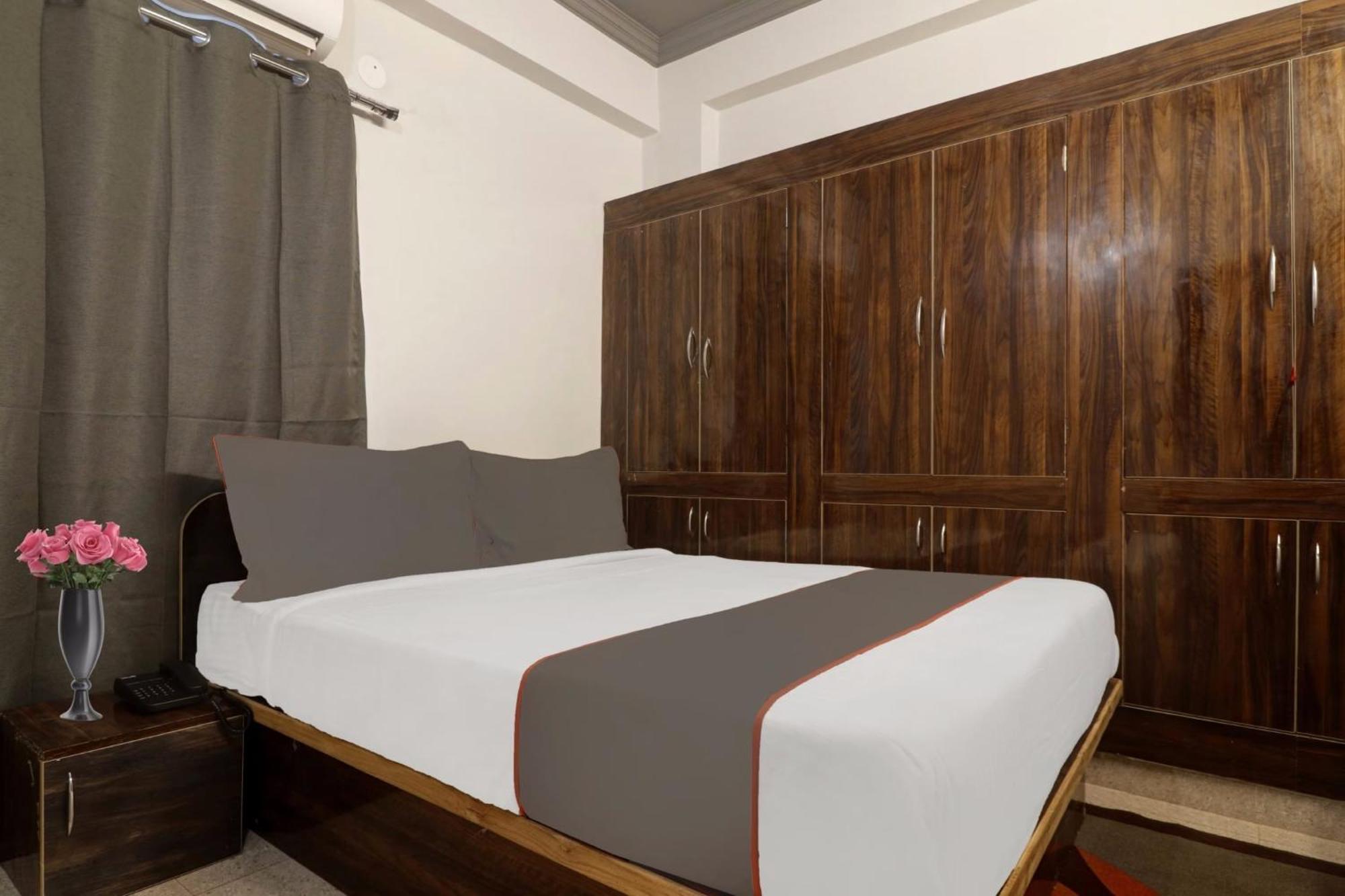 Super Townhouse Rcc Blizz Hotel Kondapur  Bagian luar foto