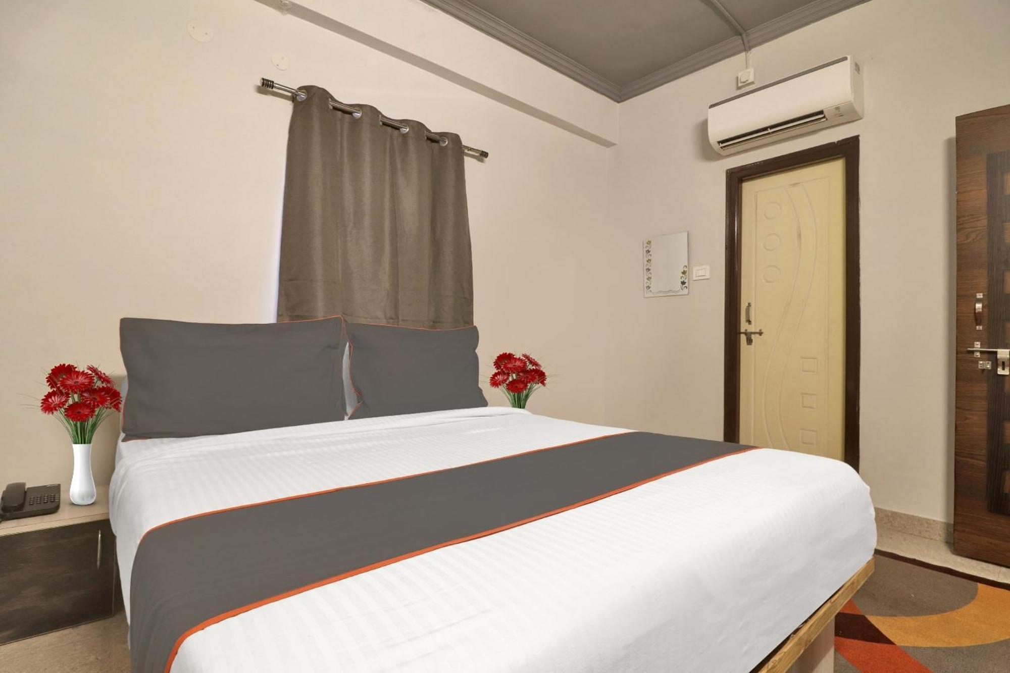 Super Townhouse Rcc Blizz Hotel Kondapur  Bagian luar foto