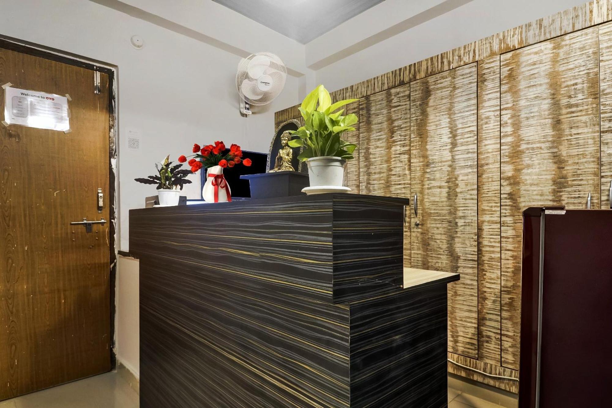 Super Townhouse Rcc Blizz Hotel Kondapur  Bagian luar foto